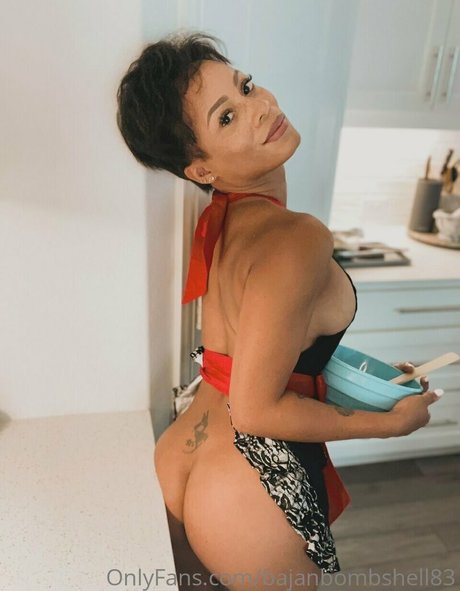Kristal Marshall star free photos