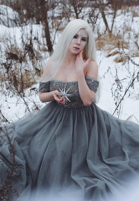 Anastasya Zelenova sexy model photos