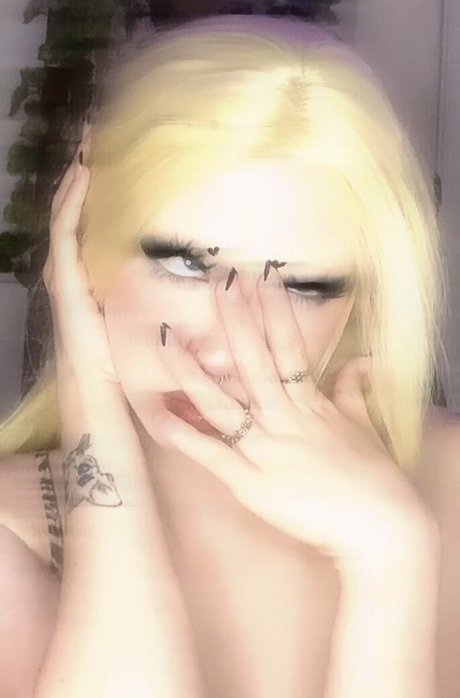 pipssqueakss pornstar beautiful pic