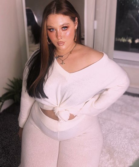 Holly Marston sexy pornstar img