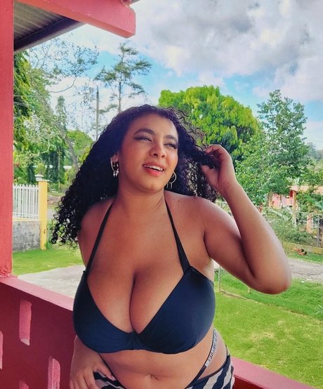 Karlamelito model porn pics