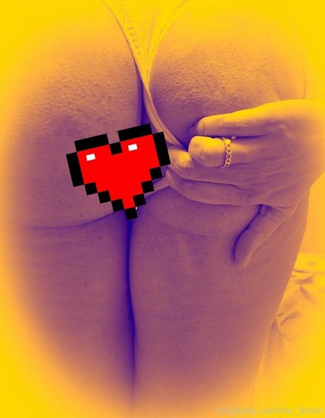 lov fetish art model img