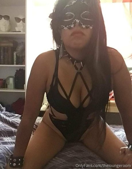 theloungeroom model hot photos