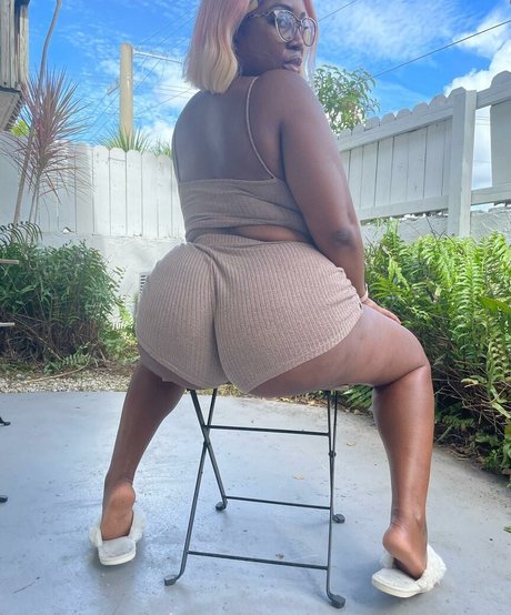 MaseratiXXX pornstar nude photo