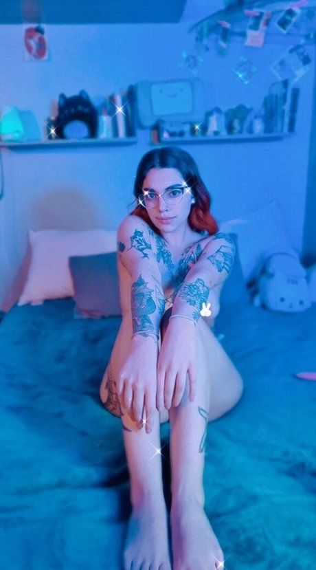 rennloveee model nude picture