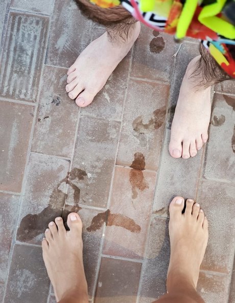 menfeetlover nude model archive