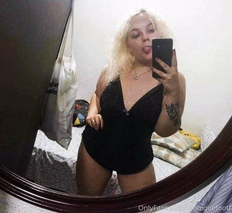 moniiquexxx model hd picture