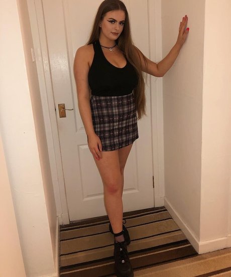 Bex McFadden pretty model picture