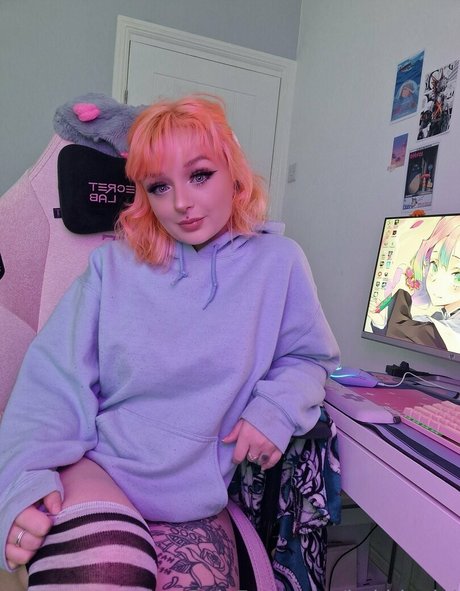 itskhloelol star naked archive