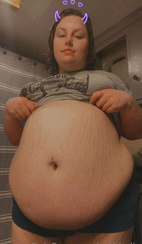 gothbelly exclusive star pics