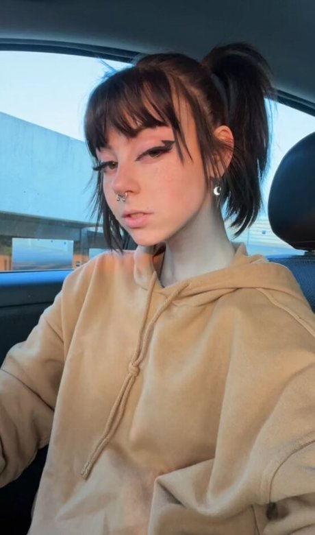 OkayGnomie model exclusive photo