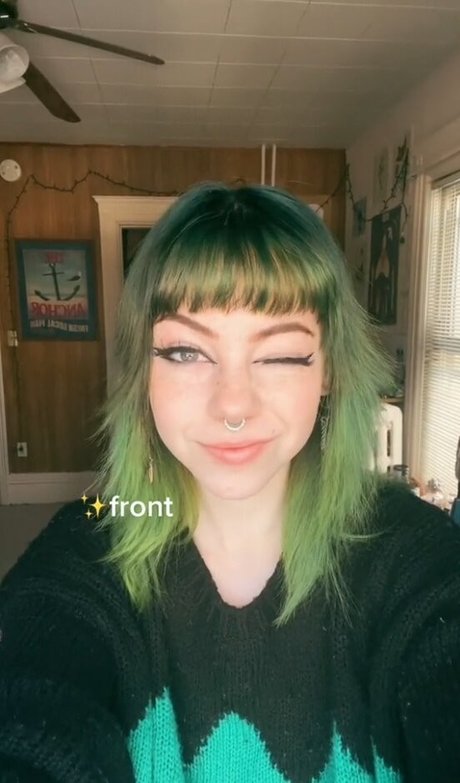 OkayGnomie star high quality photo