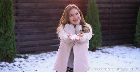 dreamsweetgirl star exclusive image