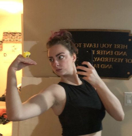 SuopOnTwitch art model pic