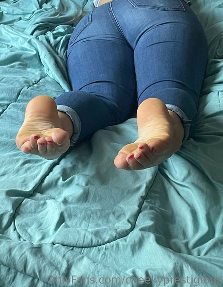 cheekyprestigious model sexy img