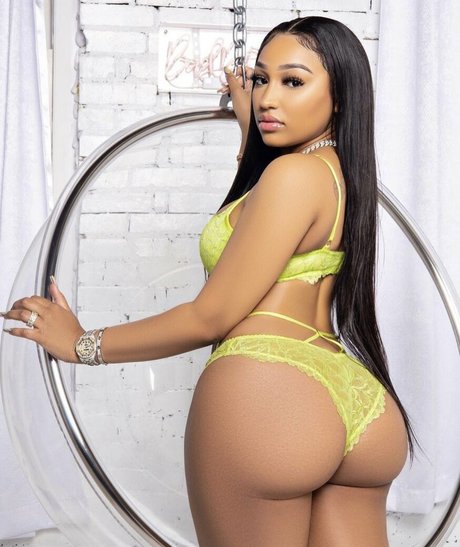 Ella Bandz pornstar erotic photo