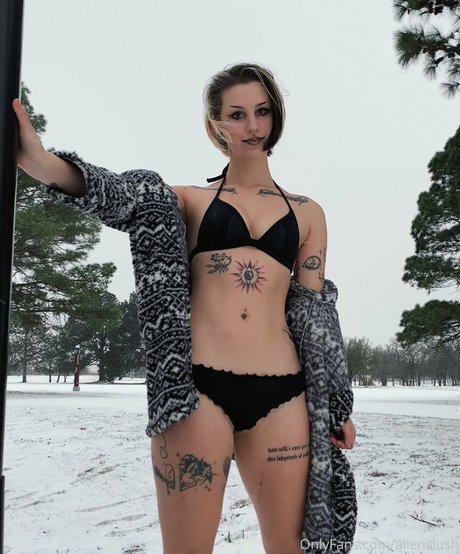 alienslush free actress pics