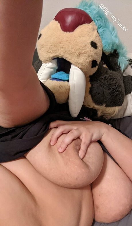 bigtittytusky model pornographic archive