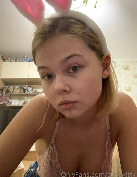elinakitty top profile image