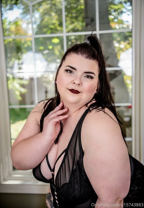 maisonfoxqueen model nice pic