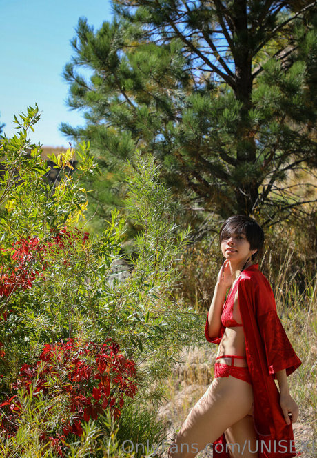 unisexi model hot photos
