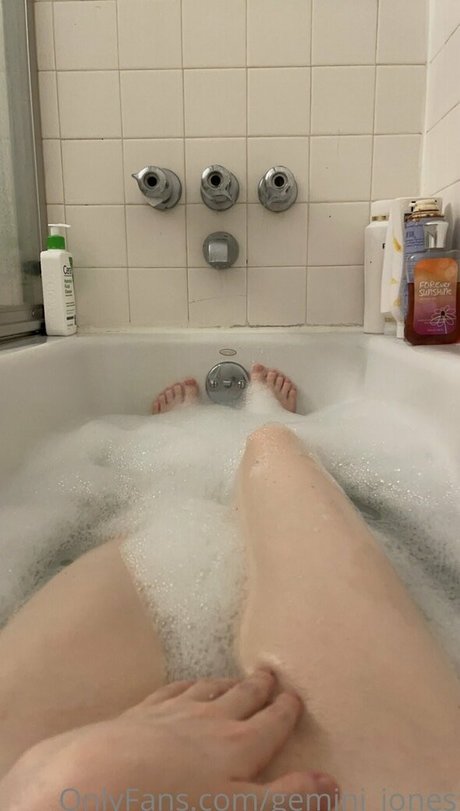 gemini jones model nude pic
