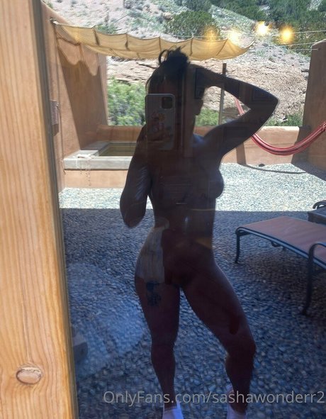 sashawonderr2 model nude archive