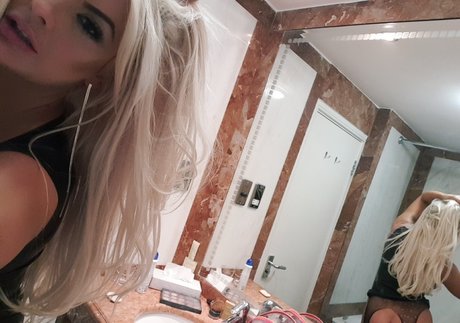 Tommiejobabe pornstar nude img
