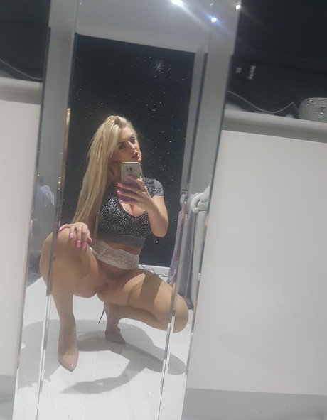 Tommiejobabe porn star pic