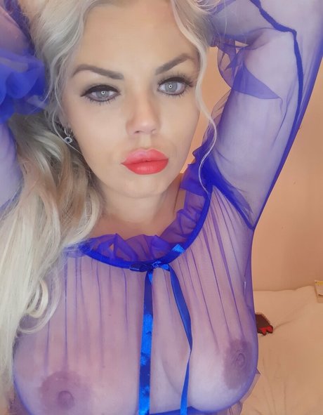 barbiesux nude model pic
