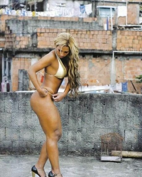 Valeska Popozuda star adult pic