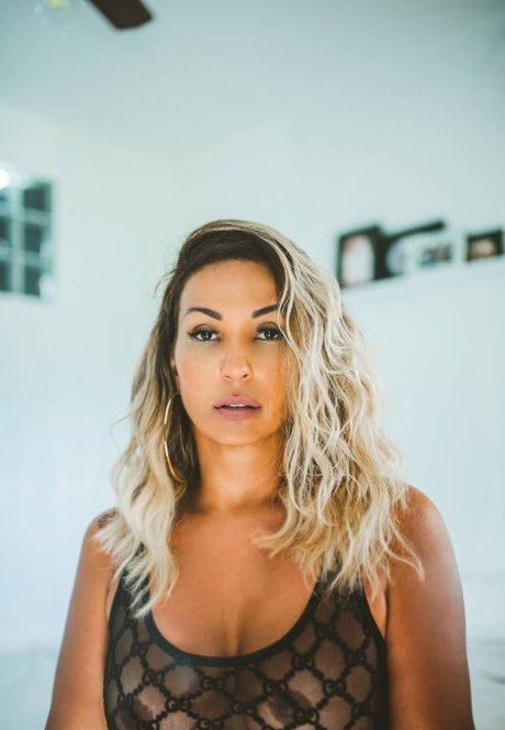 Valeska Popozuda star best pic