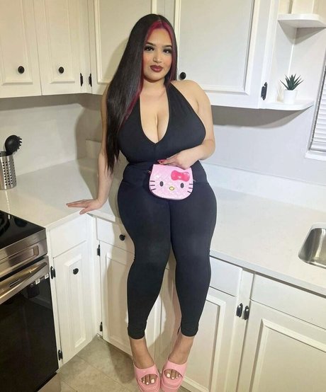 Dezerai Angel sex model pics
