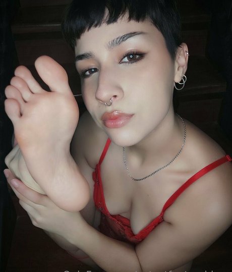 cutestfeetgoddess star high quality pics