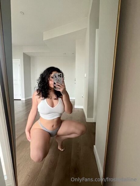 frostedaliine pornstar adult photo
