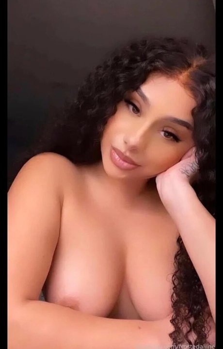 frostedaliine naked model images