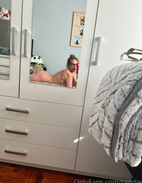 Raddie Llod nice pornstar img