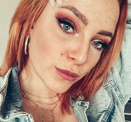 petite slut onlyfans pornos photos