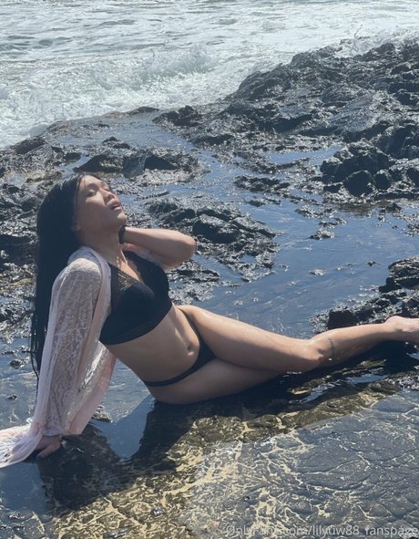 lilyuw888 star sexy picture