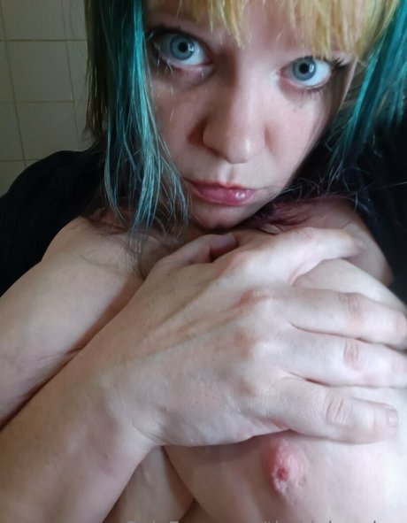 thekinkyzebra nude model picture
