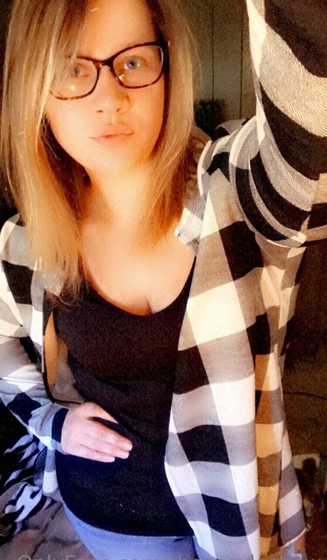 thepandashow naked pornstar picture