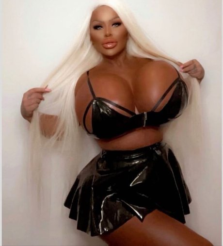 mature squirt onlyfans naked gallery