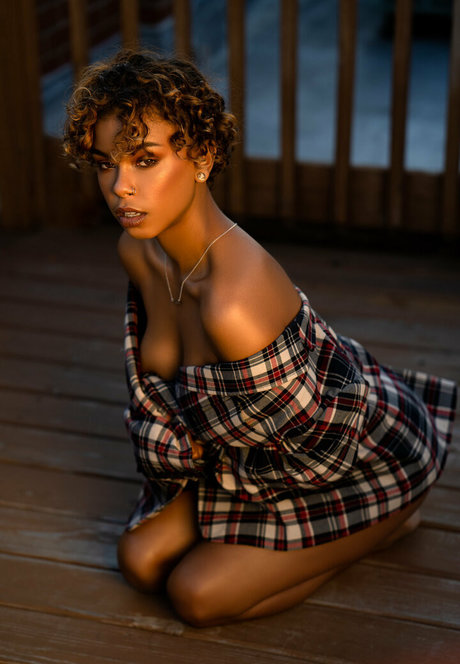oyinoluphoto free model picture