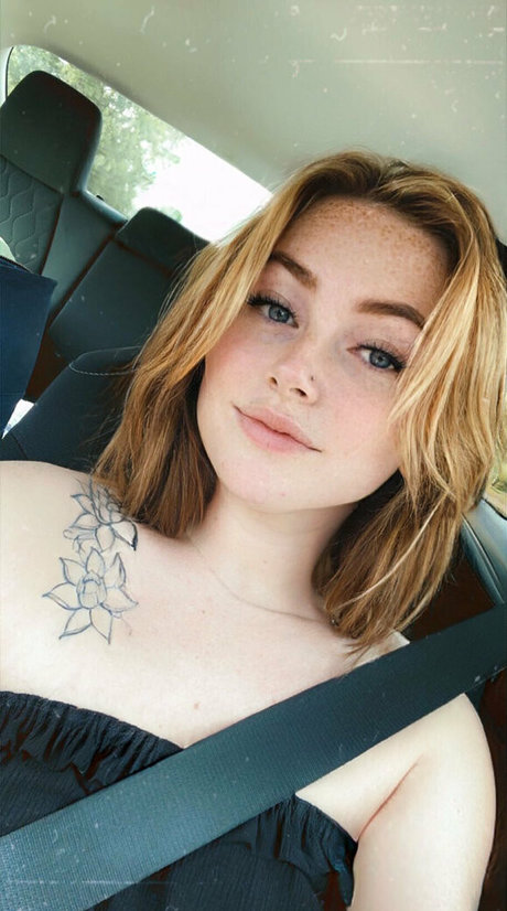 cherrixluna pornographic model archive