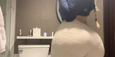 bootybyshel2 best model archive