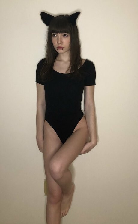 Mewnii star hot photos