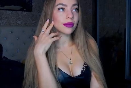Girlhomealone pornographic actress pic