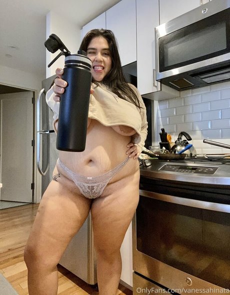 vanessahinata model nude pictures