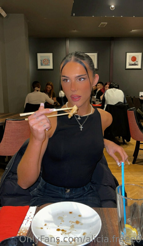 alicia freee0 model beautiful photos