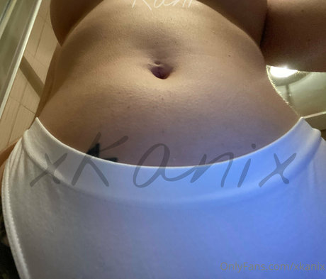 xkanix hot actress pics